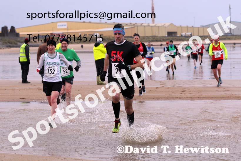 The 2021 Blyth Sands Race, December 5th. Photo: David T. Hewitson/Sports for All Pics